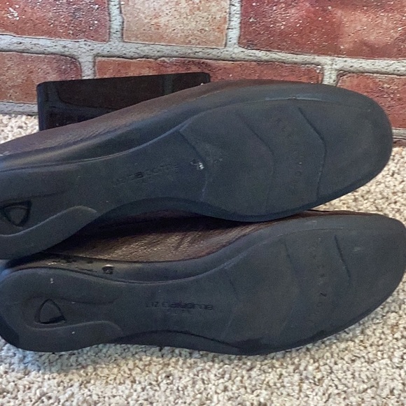 Liz Claiborne Weekend Flex Loafers - Picture 6 of 8